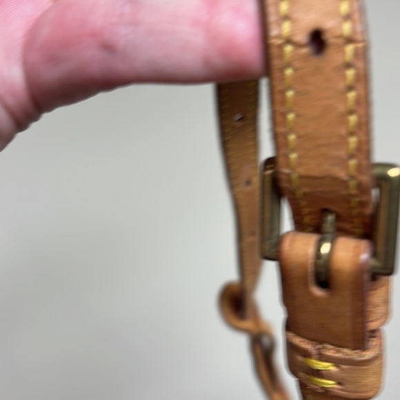 Louis Vuitton St Cloud - Picture 12 of 16